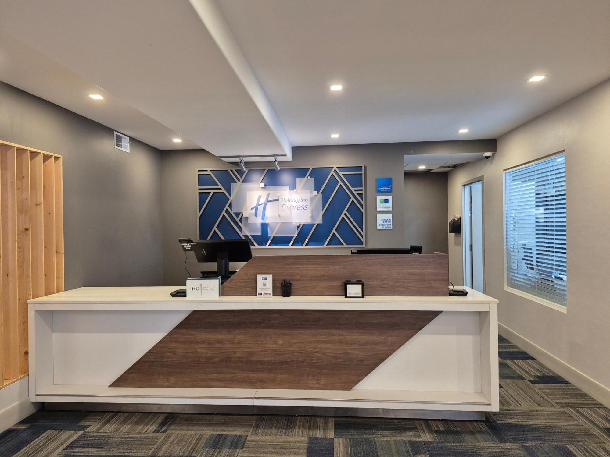 Holiday Inn Express Dryden By Ihg Eksteriør bilde